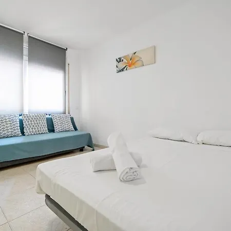 Roger De Lluria Interior * كامبريلس