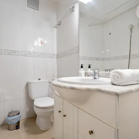 Roger De Lluria Interior